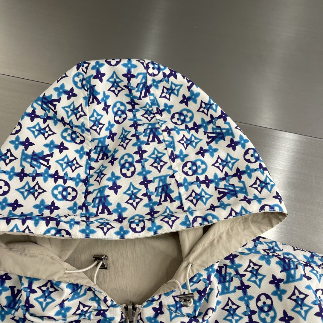 -驴牌 26ss新款双面防风夹克本款双面防风夹克，正面为经典外观，易于混搭，胸前饰有同色系刺绣标识。反面