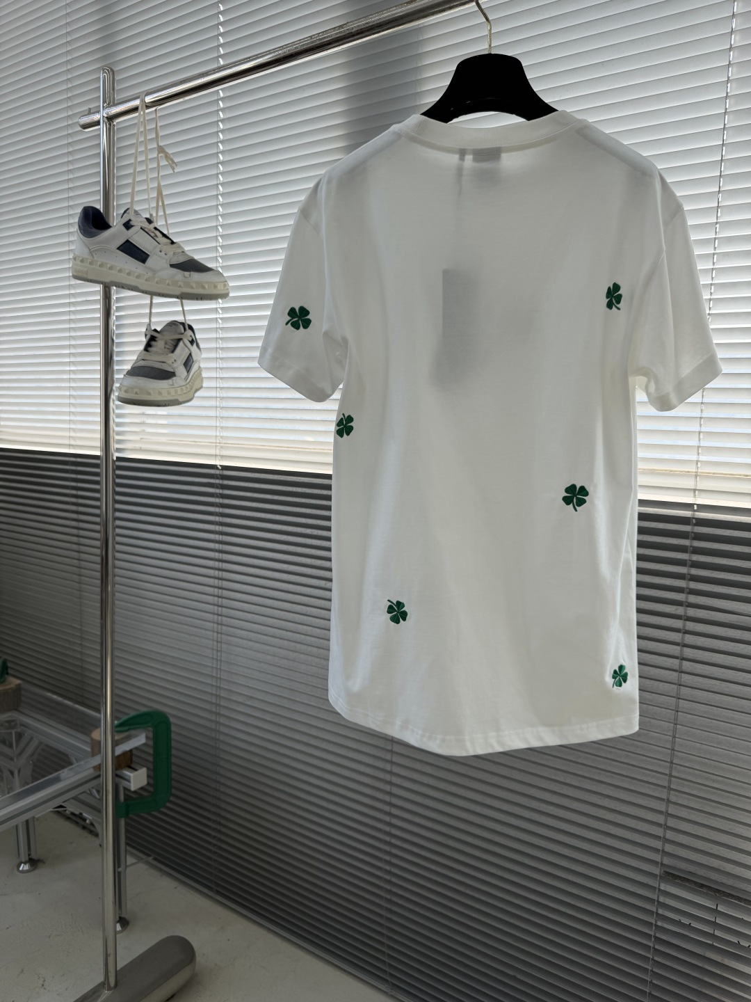 -Dio 新款棉质平纹针织面料 Dio Clo...T恤衫，此款乔纳森。安德森(Jonathan And