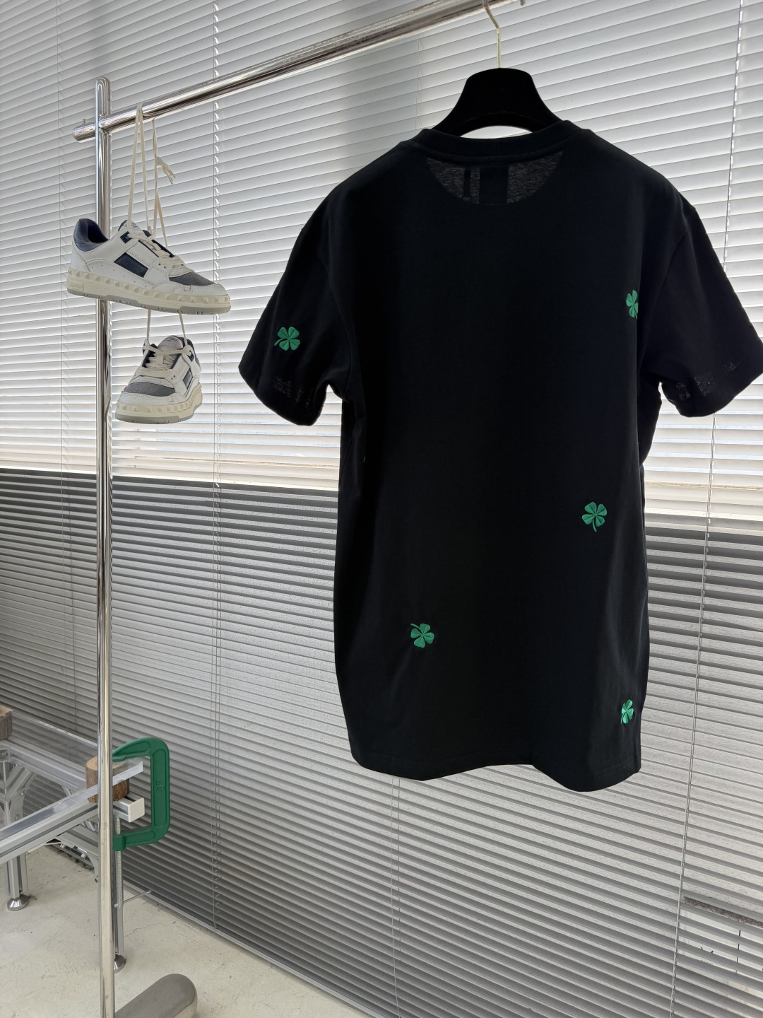 -Dio 新款棉质平纹针织面料 Dio Clo...T恤衫，此款乔纳森。安德森(Jonathan And