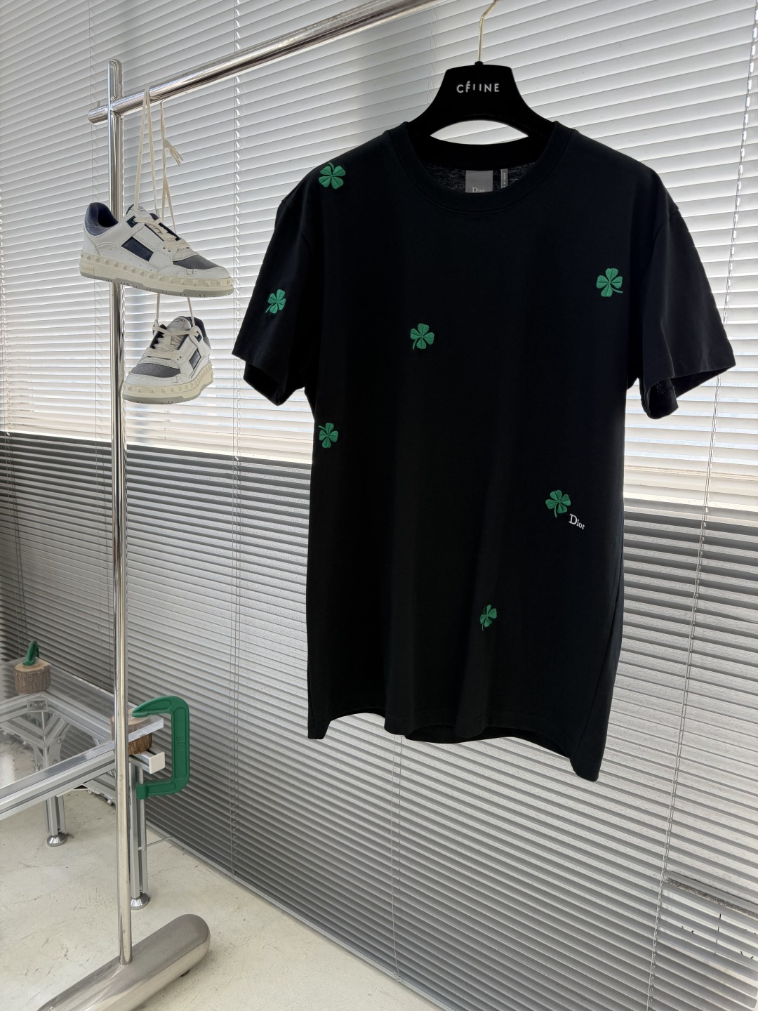 -Dio 新款棉质平纹针织面料 Dio Clo...T恤衫，此款乔纳森。安德森(Jonathan And