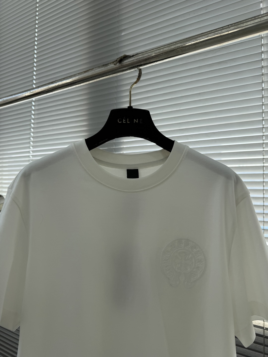 -CH 克罗心 26春夏爆款短袖这款短袖面料采用新疆长绒棉,纤维长度和强度远超普通棉,面料抗起球、抗拉伸