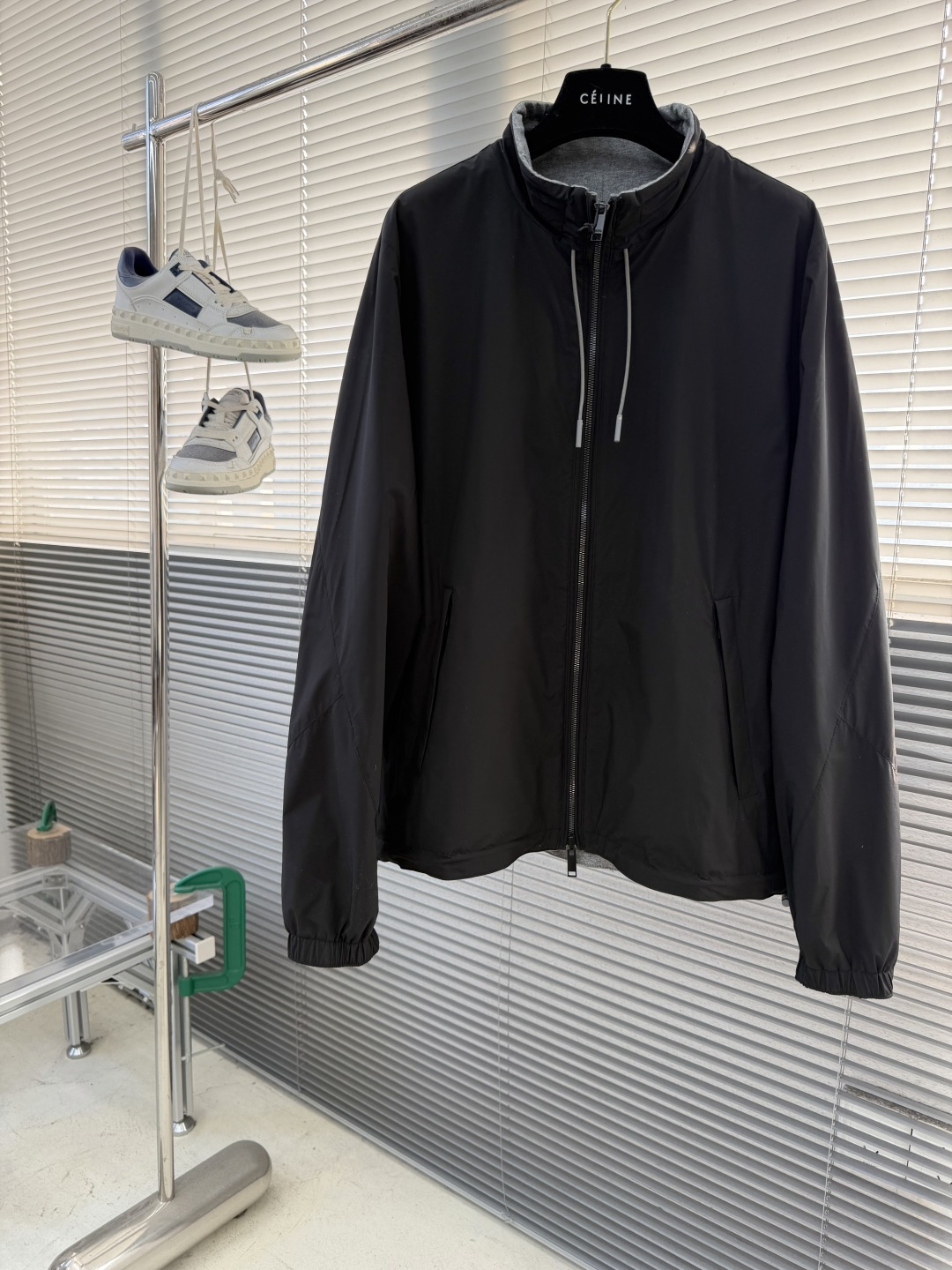 -Z ZEGN 微纤维双面Brezza长袖款外层采用100%聚酯纤维打造的微纤维面料，为衣物赋予了出色的