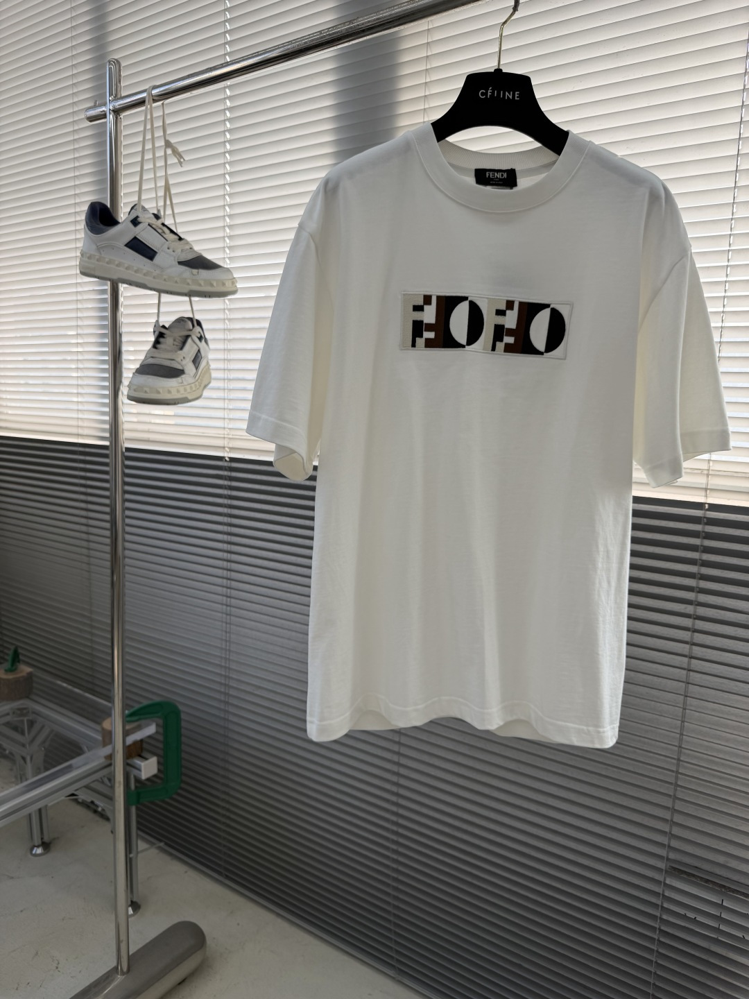 -FEND 100周年纪念款‼️T恤380g定制纯棉活性棉 面料透气舒适易清洗 正面3D双F字母刺绣图案