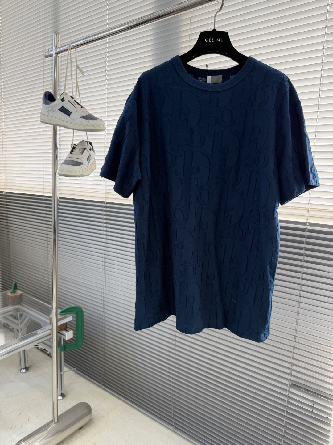 NO:743354,The highest version on the market, the girl inspects the goods, trims the three marks on the threads, and delivers the goods. You can post pictures and take videos. If you want quality and service, add me on WeChat. We will not accept urgent orders. -DIO 25SS full-body jacquard LOGO loose T-shirt. Customized 240g DIOR combed cotton jacquard fabric. Matching 1*1 frame rib jacquard fabric. Fabric fermentation. Size S M L  76 112 50 L77.5 116 51 XL 79 120 52,Dior-clothing,dior,dior,tees,t-shirt,19860909市面最高版本小妹验货、修剪线头上三标、发货可发图及拍视频,要品质要服务的加我微信,不接急单. -DIO 25SS满身提花LOGO宽松T恤 定制240克DIOR精梳棉提花面料 配套1*1拉架罗纹 提花面料 面料酵洗 尺码S M L XL 尺码衣长胸围肩宽 S 74.5 108 49 M 76 112 50 L77.5 116 51 XL 79 120 52,迪奥-服装,dior,dior,tees，t-shirt,,Women's clothing