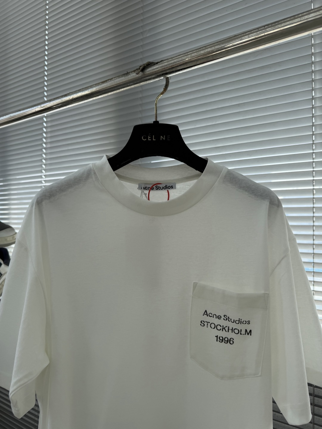 -Acne Studios 徽标口袋短袖定制云絮爽滑麻棉料 柔软细腻 舒适贴肤 用云絮白演绎高级白的克制