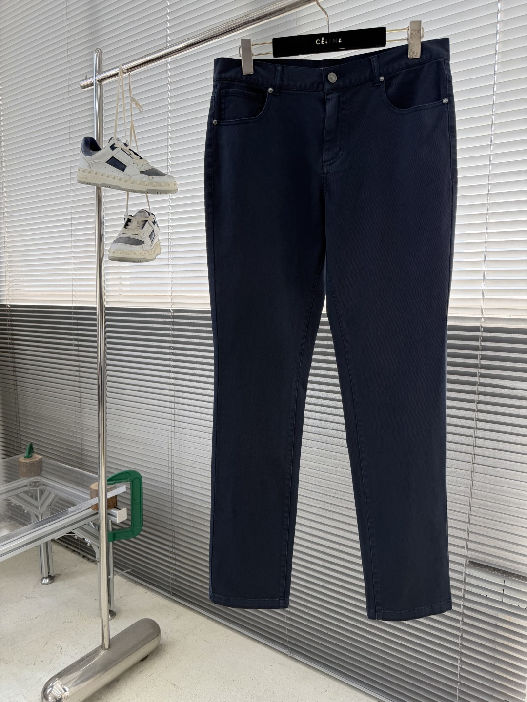 -Z ZEGN 修身直筒牛仔裤意式剪裁与高端面料的绅士休闲新范式一、品牌基因：意大利百年匠心的「奢侈男装