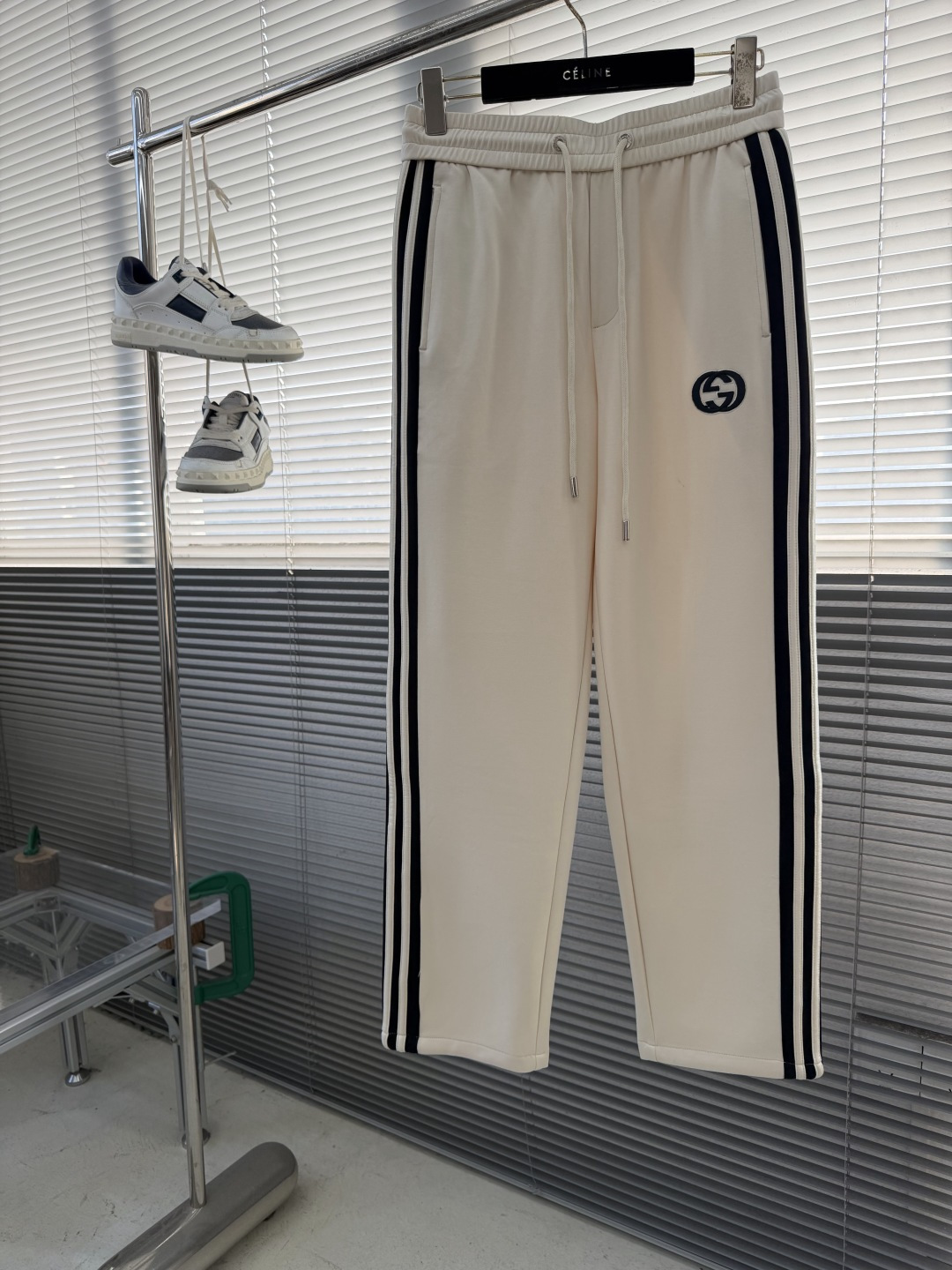 -早春款 GUCC 2026春夏新款铜氨丝莫代尔休闲卫裤，裤身上刺绣标志性品牌标识，客供定制品牌刻印五金