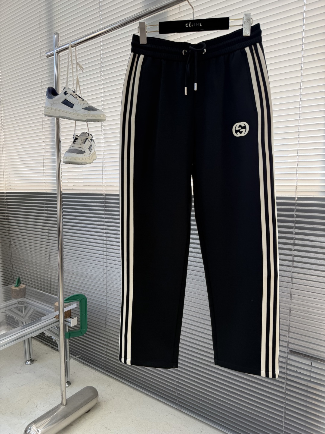 -早春款 GUCC 2026春夏新款铜氨丝莫代尔休闲卫裤，裤身上刺绣标志性品牌标识，客供定制品牌刻印五金