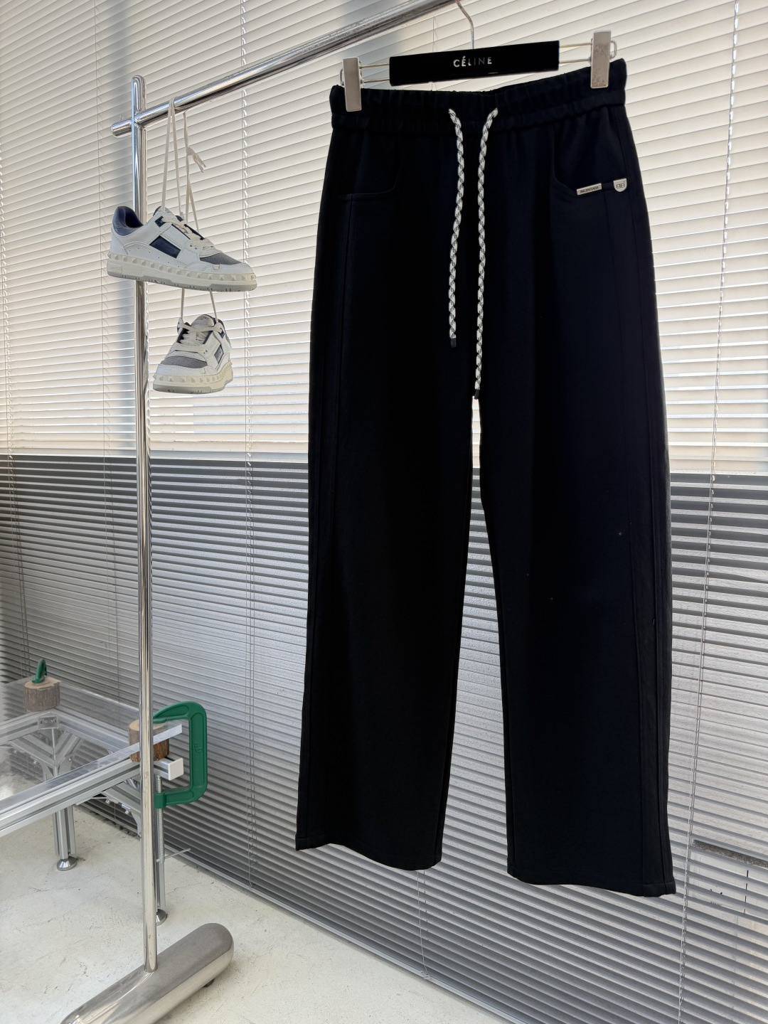 -Balenciag 2026SS早春新款直筒阔腿休闲卫裤，简约时尚新款定制面料，身穿手感舒适 低调不失