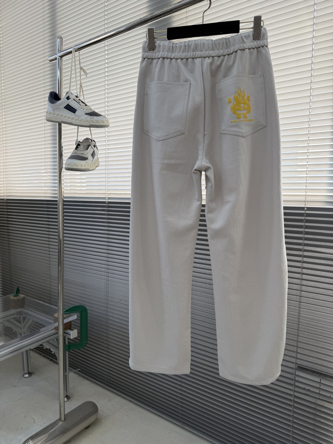 -Balenciag 2026SS早春新款直筒阔腿休闲卫裤，简约时尚新款定制面料，身穿手感舒适 低调不失