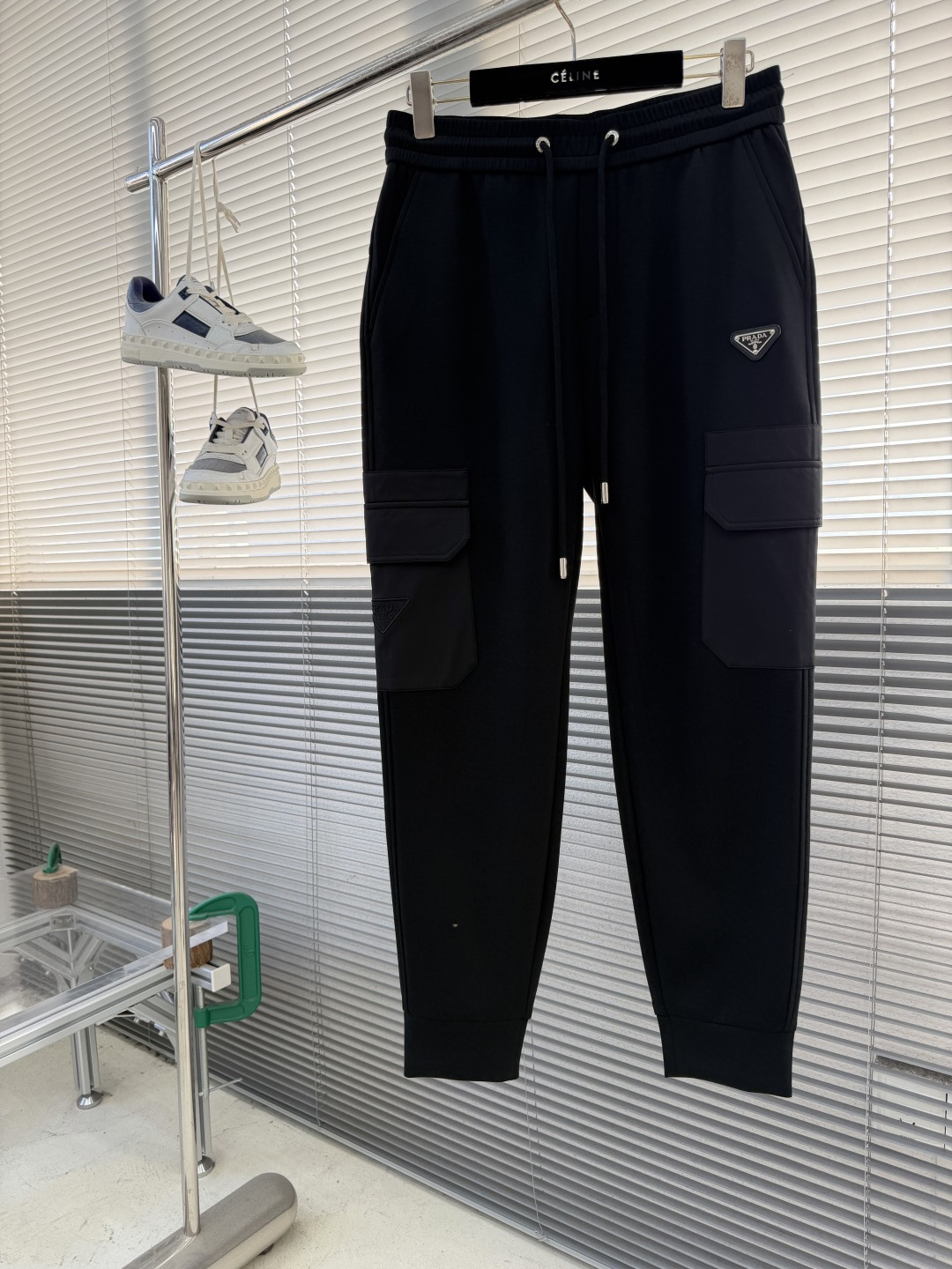 -PRAD 2026标识logo运动多袋休闲卫裤、定制原版专属面料，面料舒适透气,松紧腰头,多口袋设计！