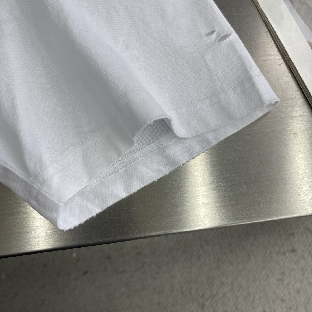 -Acne Studios 做旧印花短袖定制绘梦双股棉质平纹布艺 质感卓越 舒适贴肤 以深邃黛黑为主色调