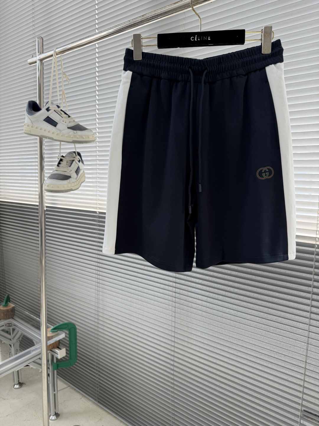 NO:743504,Shorts - GUCC 26ss new jersey sports short brand elements are cleverly integrated into the silhouette, fabric and craftsmanship, continuing the brand heritage and interpreting contemporary aesthetics. These jersey sports shorts are decorated with interlocking Double G embroidery, showing exquisite charm. Size S.M.L.XL Pants length 51.552 52.5 53 Waist 78828690 Hips 114 118  122,Gucci-clothing,gucci,gucci,shorts,19860909短裤 -GUCC 26ss新款平纹针织运动短款品牌元素巧妙融入廓形、面料与工艺,延续品牌传承底蕴,诠释当代美学.这款平纹针织运动短裤缀饰互扣式双G刺绣,一展精致魅力. 码数S.M.L.XL 裤长51.552 52.5 53 腰围78828690 臀围 114 118 122,古驰-服装,gucci,gucci,shorts,,Women's clothing