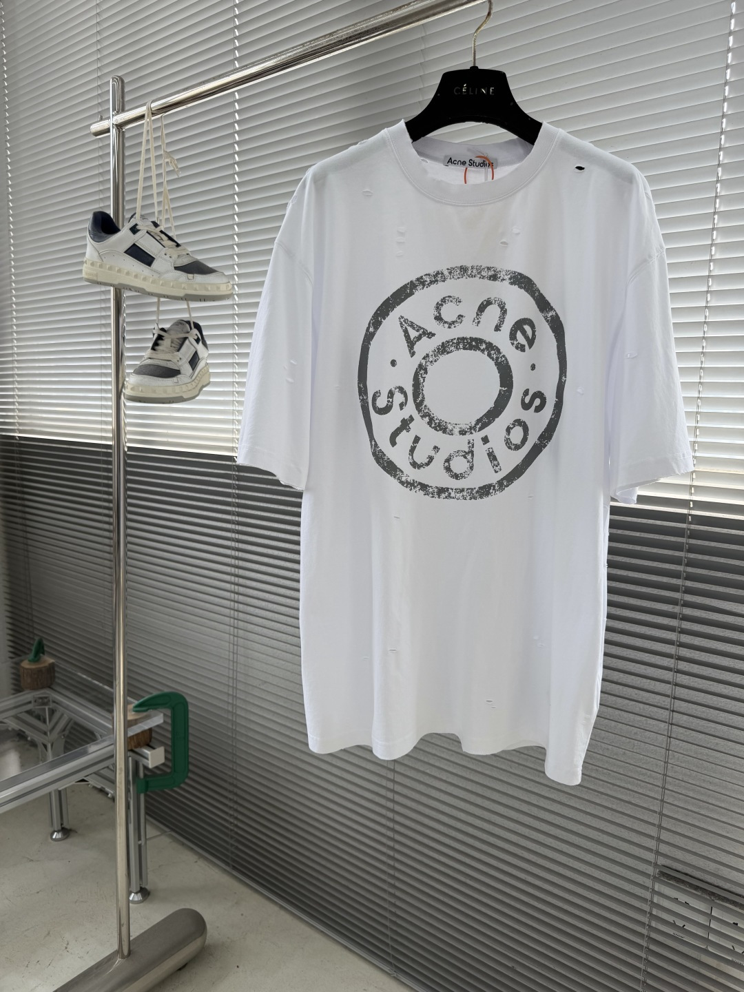-Acne Studios 做旧印花短袖定制绘梦双股棉质平纹布艺 质感卓越 舒适贴肤 以深邃黛黑为主色调