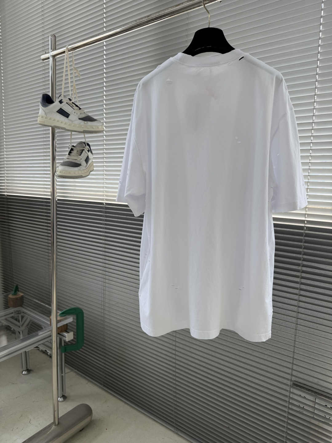 -Acne Studios 做旧印花短袖定制绘梦双股棉质平纹布艺 质感卓越 舒适贴肤 以深邃黛黑为主色调