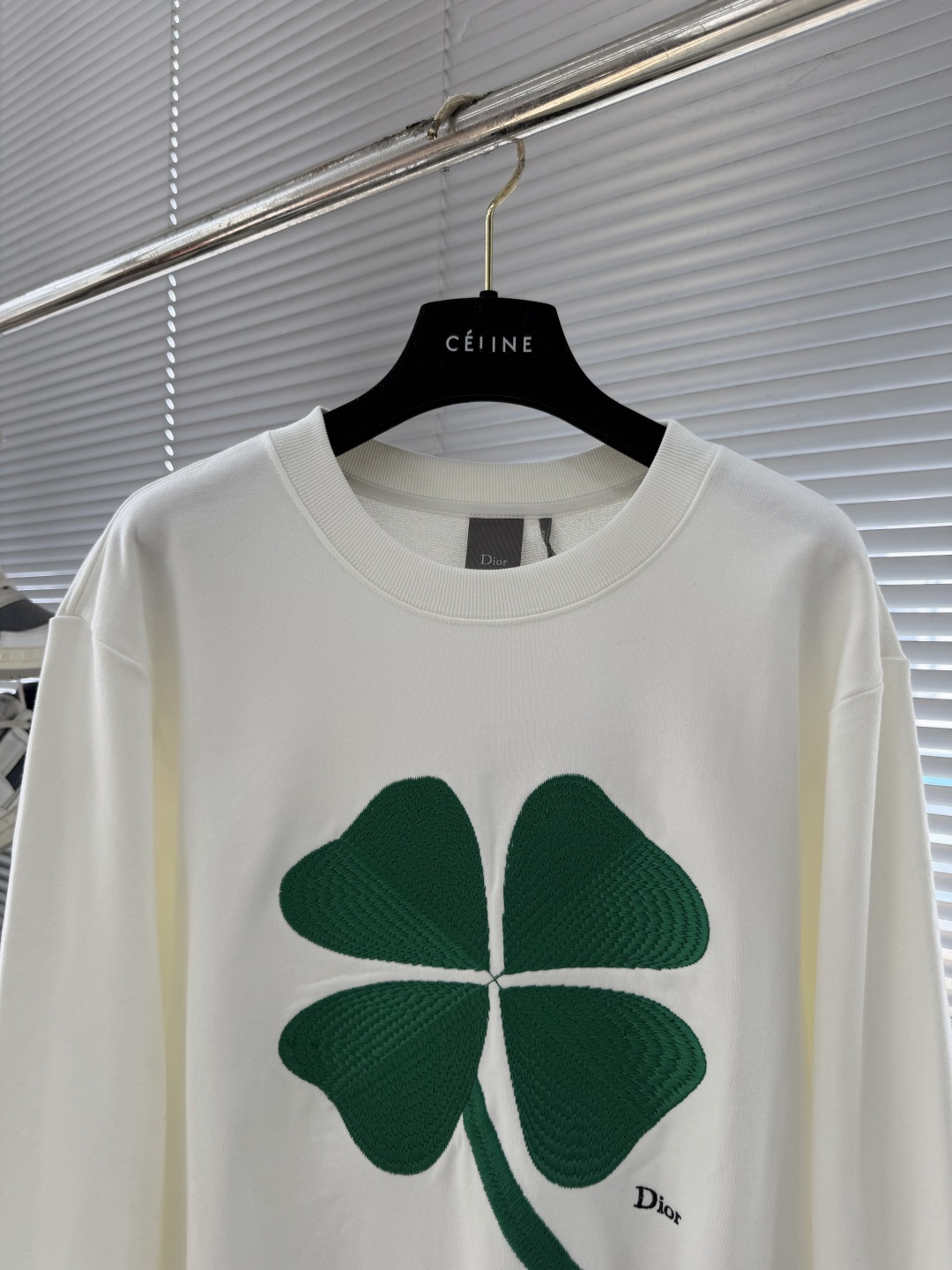 -Dio 新款🍀卫衣，这款卫衣是乔纳森。安德森(Jonathan Anderson)通过Dio* Clo