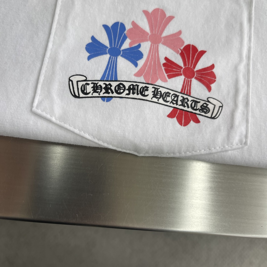 -CH 克罗心 迈阿密限定 彩色十字架短袖面料采用26织220克全棉材质 磨毛处理 上身亲肤印花采用高温
