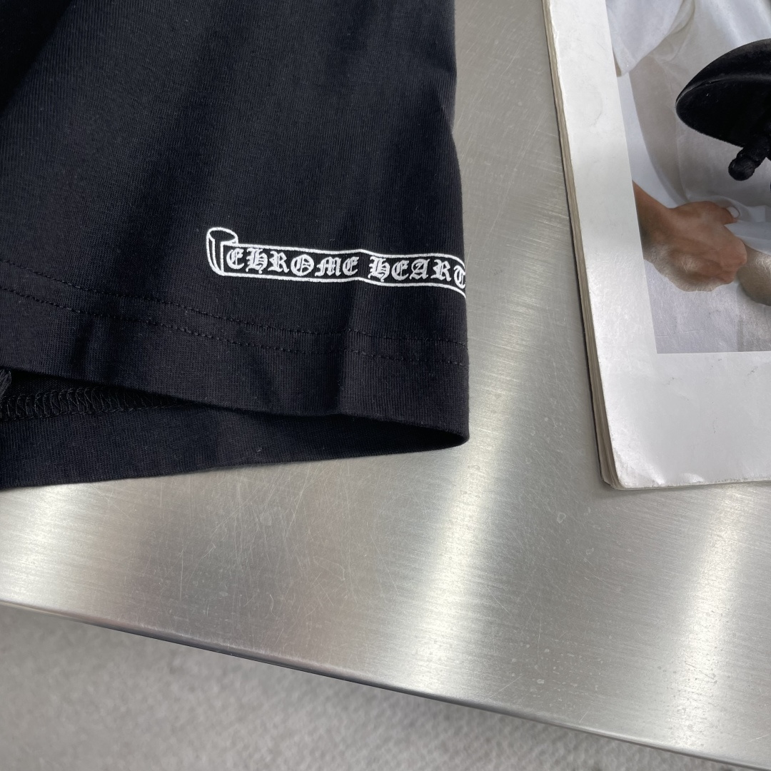 -CH 克罗心 Vintage藤蔓宝剑短袖面料采用26织220克全棉材质 磨毛处理 上身亲肤印花采用高温