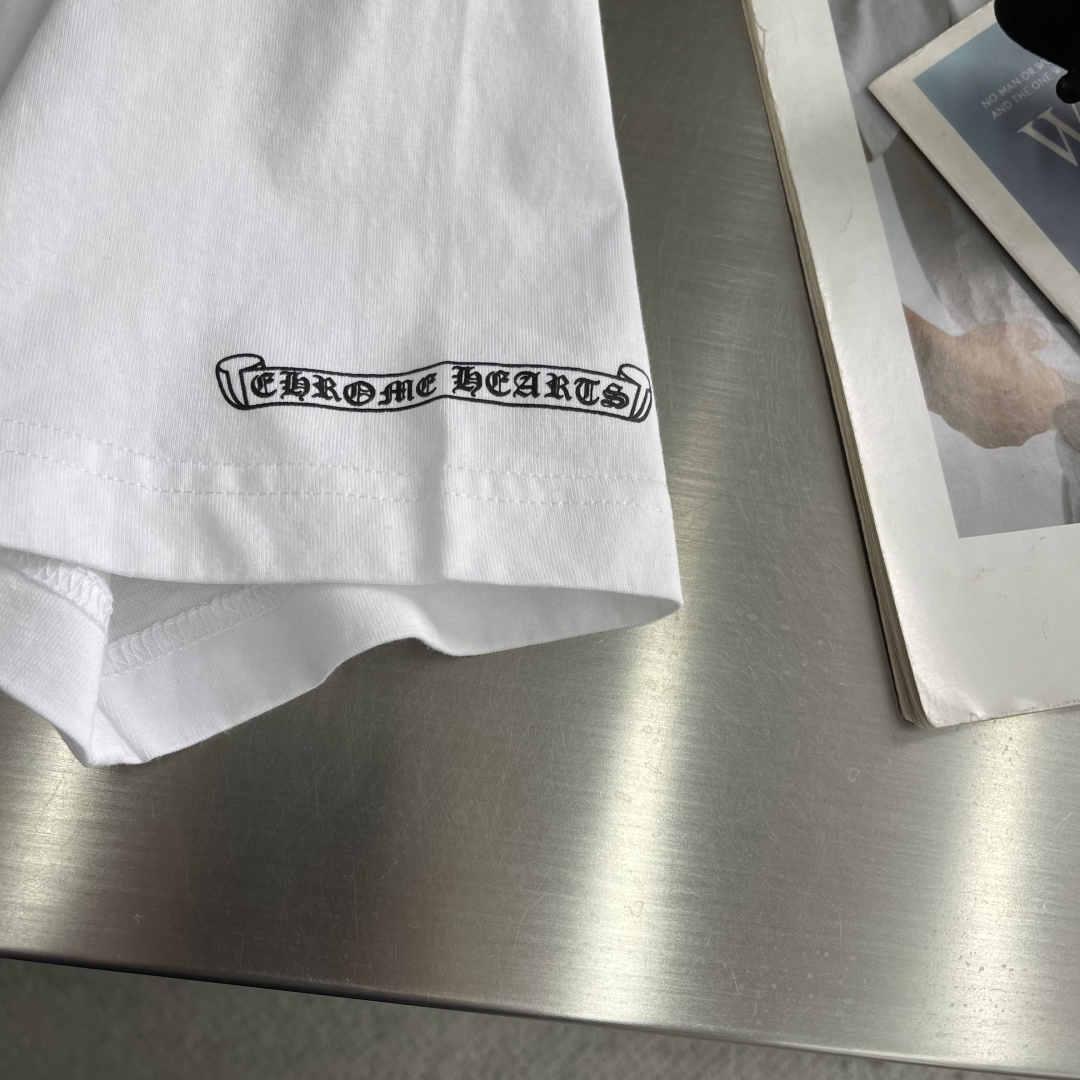 -CH 克罗心 Vintage藤蔓宝剑短袖面料采用26织220克全棉材质 磨毛处理 上身亲肤印花采用高温