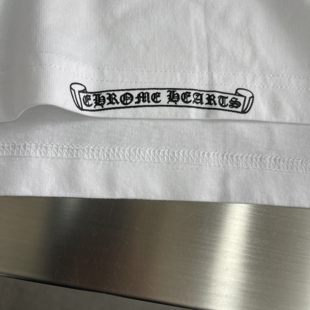 -CH 克罗心 Vintage藤蔓宝剑短袖面料采用26织220克全棉材质 磨毛处理 上身亲肤印花采用高温