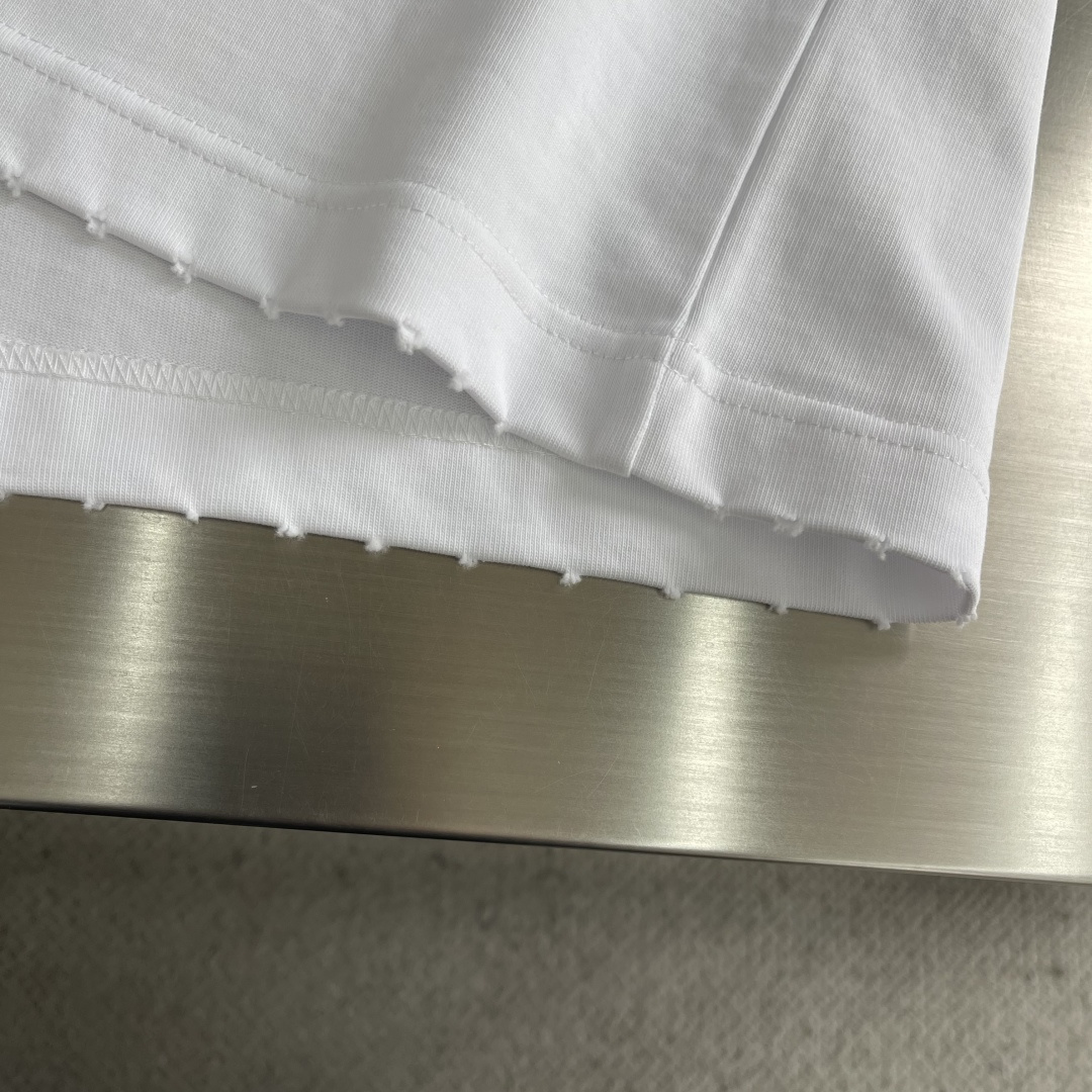 -Acne Studios 手写徽标T恤 ，Acne Studios这款26新款手写字母logoT恤，将