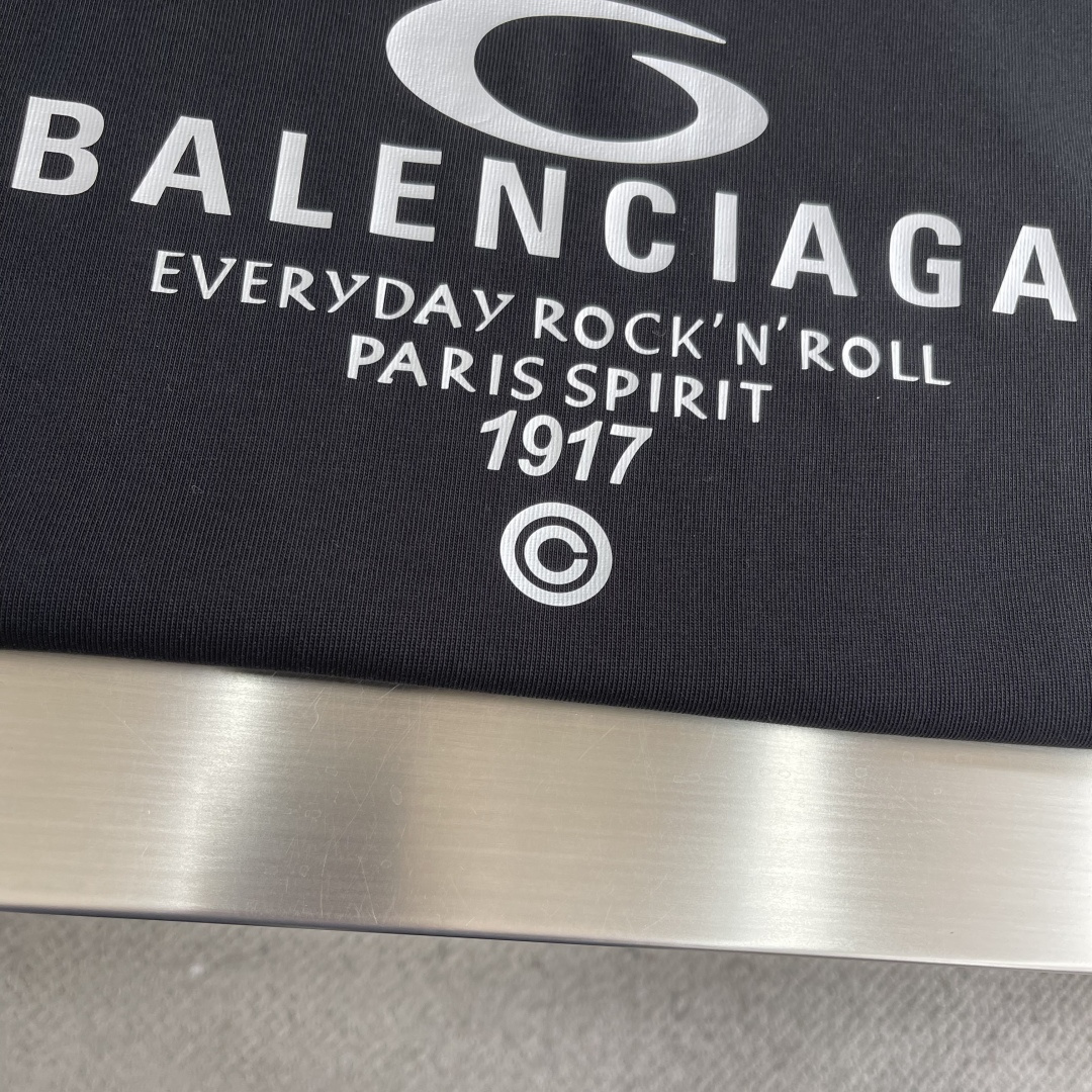 -Balenciag 2026新款原单男士休闲打底短袖T恤！时尚百搭爆款⚠️宽松版型⚠️进口双股纯棉面料
