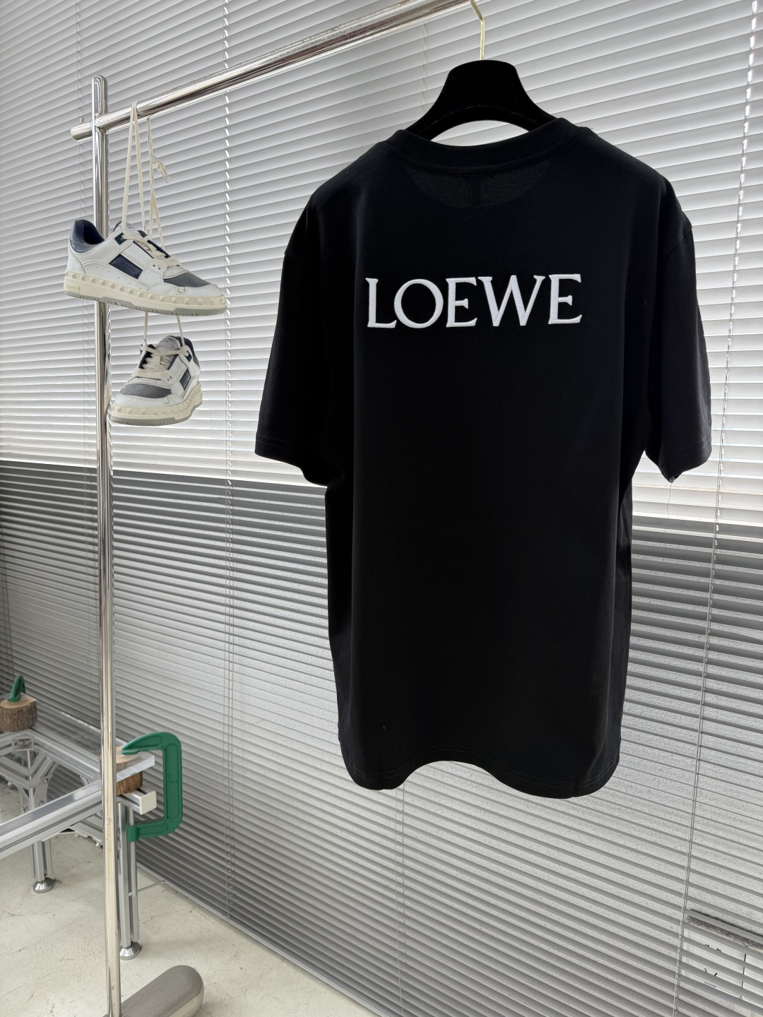 -LOEW 2026ss春夏新款首发最新款短袖圆领T恤 高端订制 设计前卫时尚！品牌logo重工艺设计 