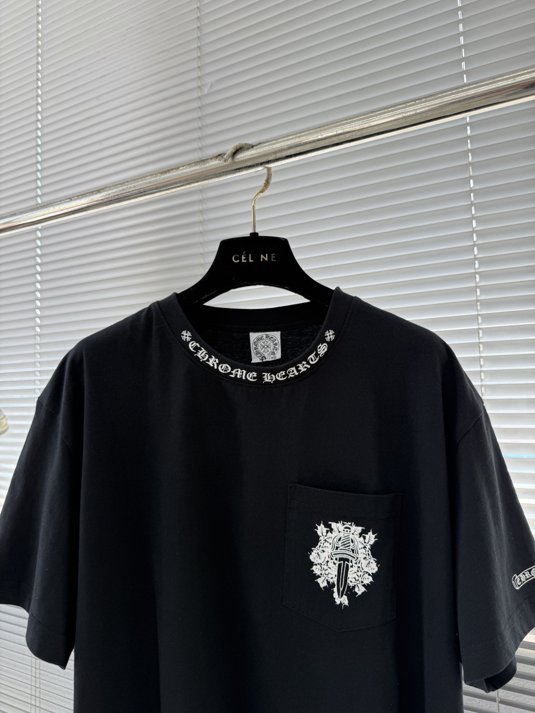 -CH 克罗心 Vintage藤蔓宝剑短袖面料采用26织220克全棉材质 磨毛处理 上身亲肤印花采用高温