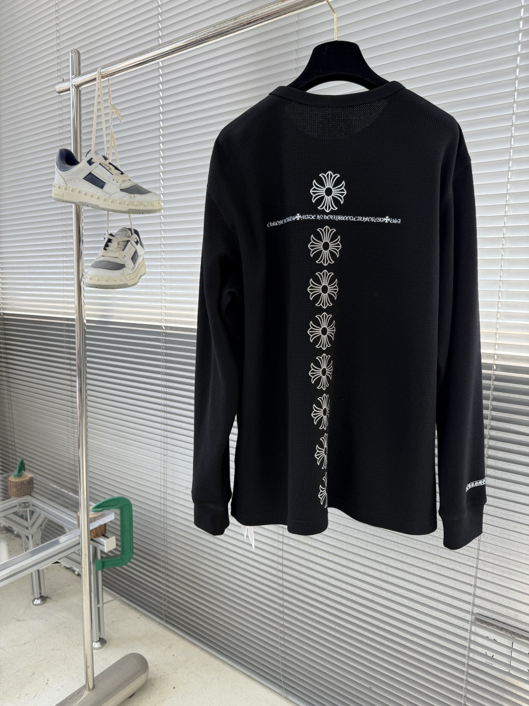 -CH 克罗心 十字花暗纹 华夫格面料采用280克全棉华夫格双层材质 印花采用成衣高温烫画绣花采用进口田