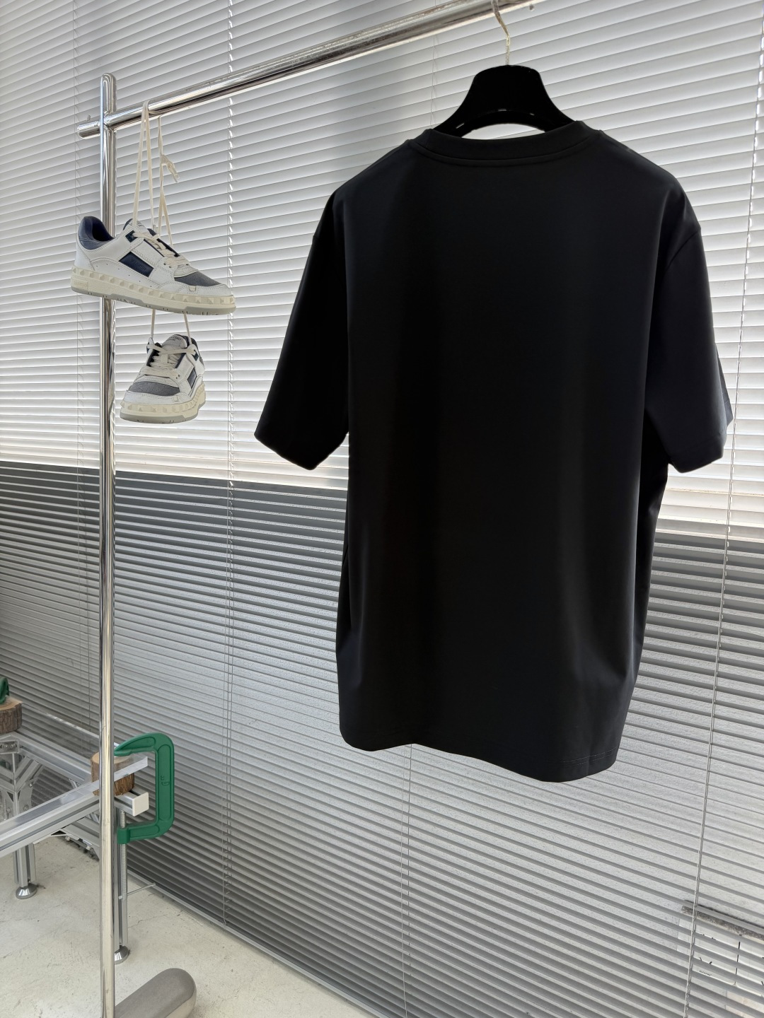-DG 26春夏短袖T恤新款 面料定织定染，采用240克双股双纱全棉面料，经过洗水处理，手感更加舒适。纯