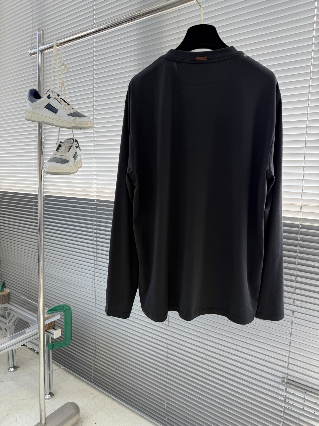 -Z ZEGN 26春夏新款长袖T恤面料定织定染，采用240克双股双纱全棉面料，经过洗水处理，手感更加舒
