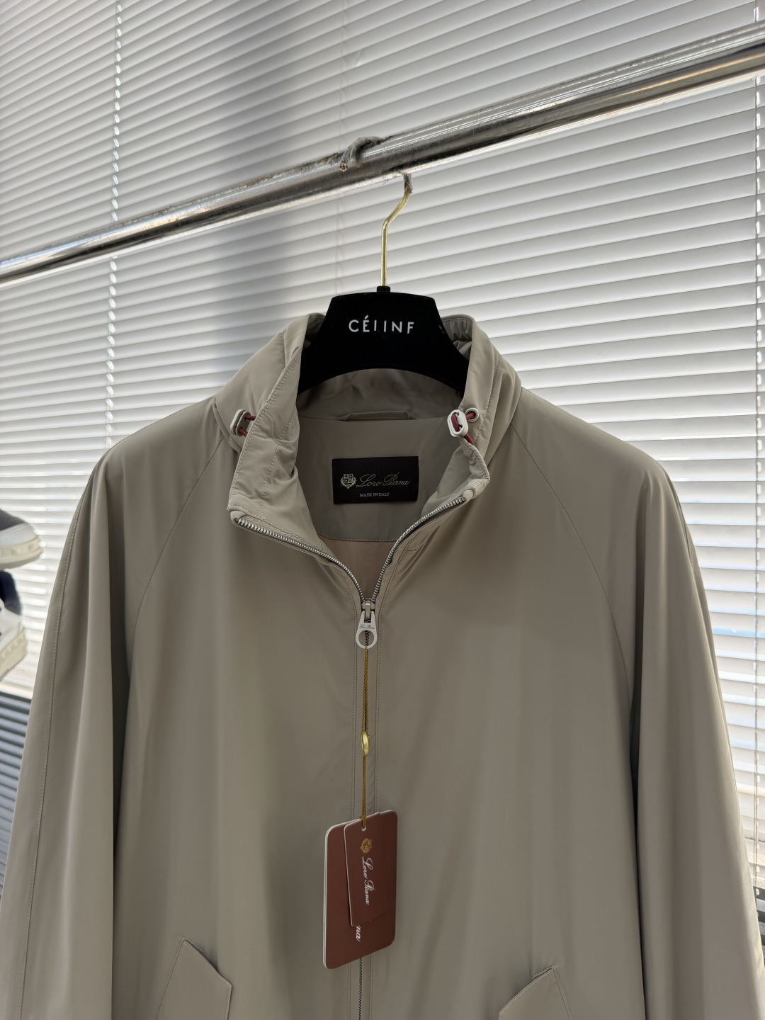 -Loro Piana 2026早春新款立领夹克外套，众多明星都爱穿的时尚百搭单品！喜欢经典简约的朋友,