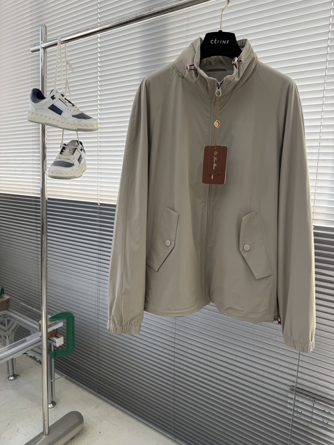 -Loro Piana 2026早春新款立领夹克外套，众多明星都爱穿的时尚百搭单品！喜欢经典简约的朋友,
