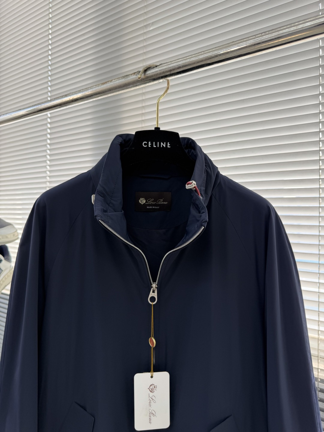 -Loro Piana 2026早春新款立领夹克外套，众多明星都爱穿的时尚百搭单品！喜欢经典简约的朋友,