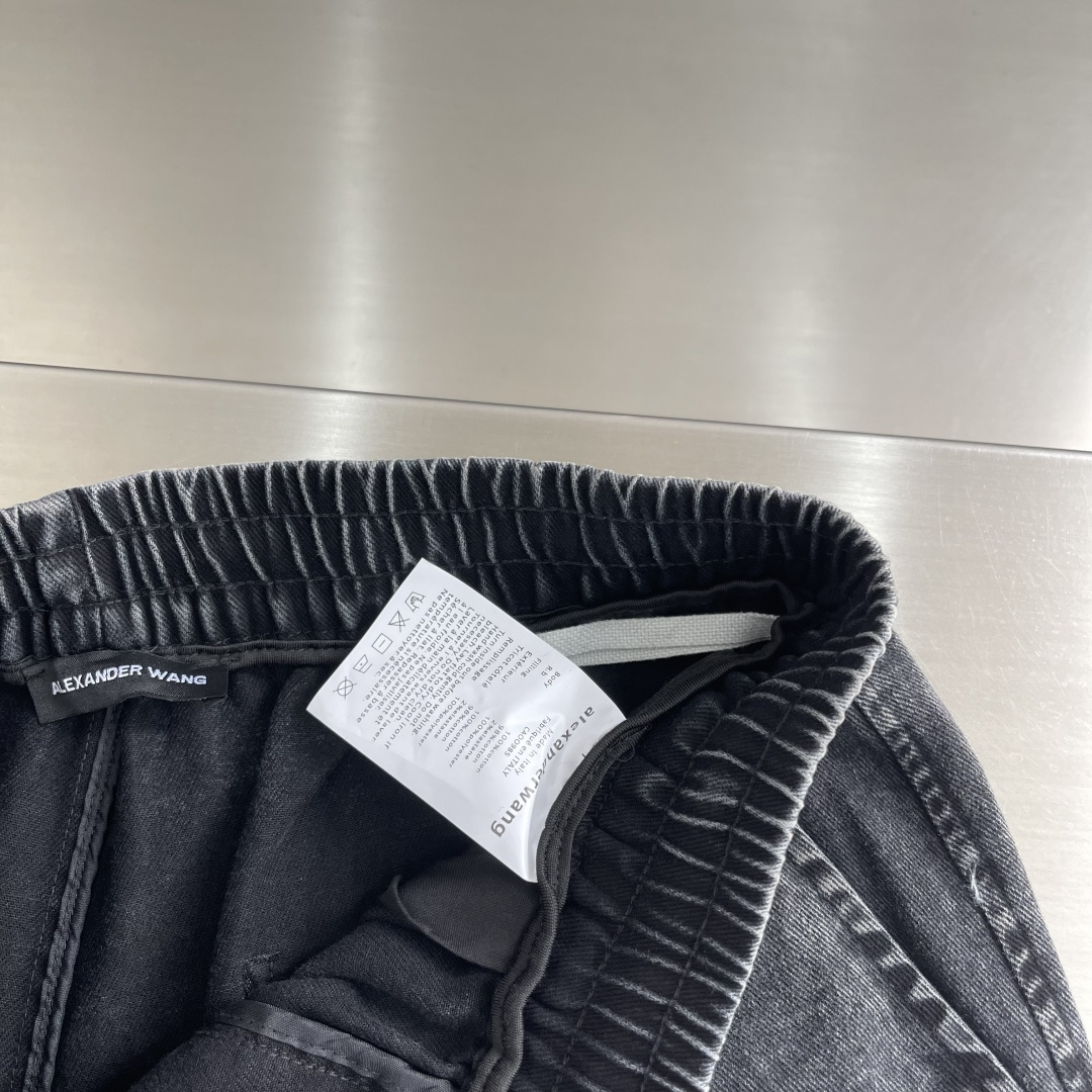 -Wang 大王 26年新款弯刀裤，粗斜纹洗水棉布 全衣重洗水 砂洗 洗后面料更柔软亲肤，裤脚侧向饰有 