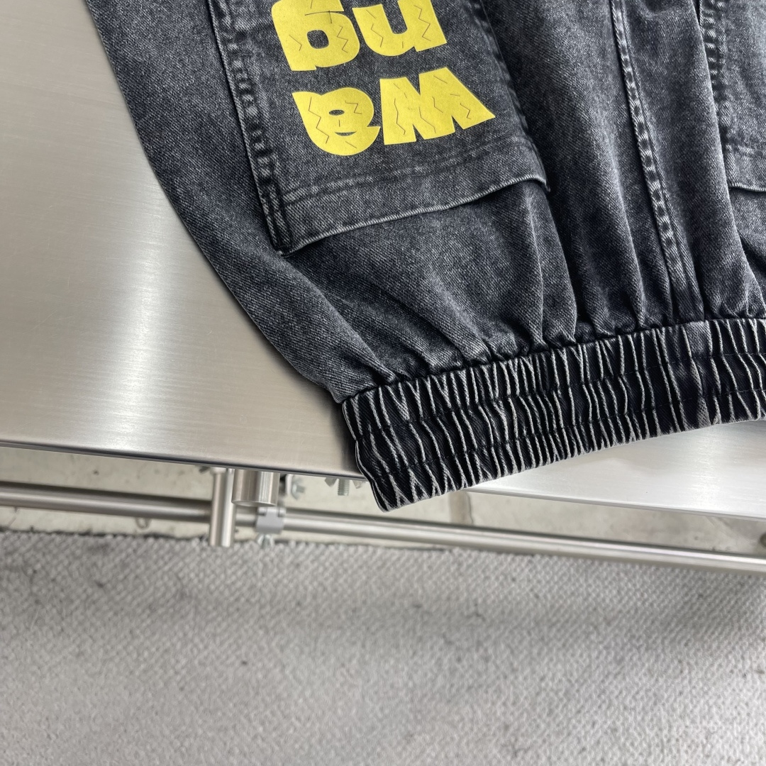 -Wang 大王 26年新款弯刀裤，粗斜纹洗水棉布 全衣重洗水 砂洗 洗后面料更柔软亲肤，裤脚侧向饰有 