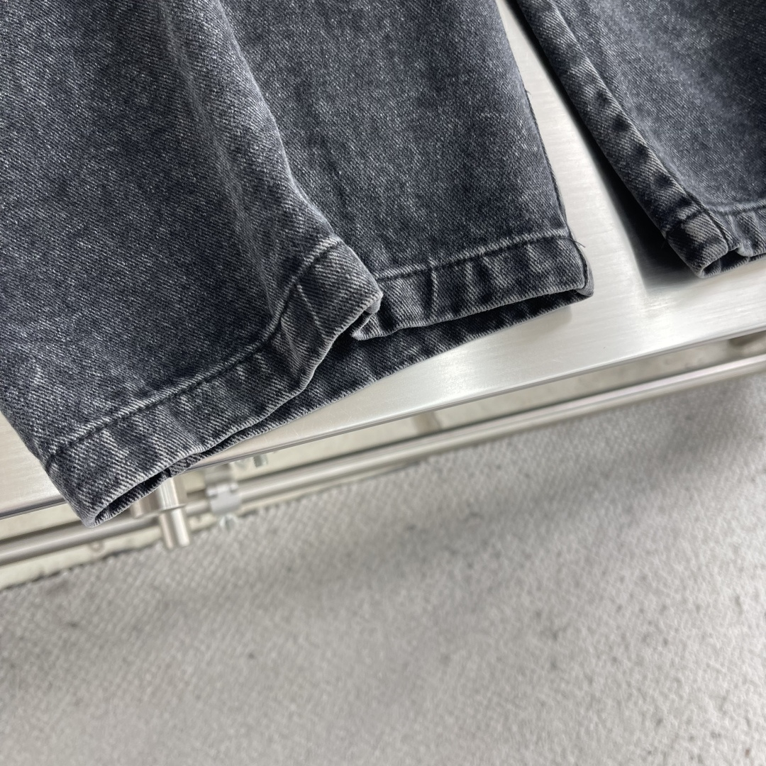 -Wang 大王 26年新款弯刀裤，粗斜纹洗水棉布 全衣重洗水 砂洗 洗后面料更柔软亲肤，裤脚侧向饰有 