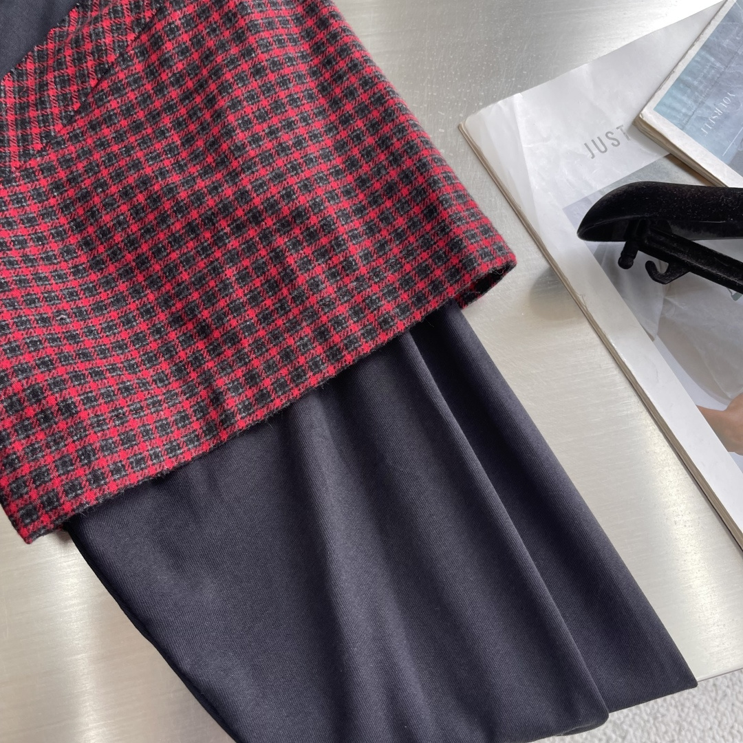 -Balenciag 26ss 假两件红黑格纹拼接衬衫尺码：S .M .L .XL衣长80818283肩