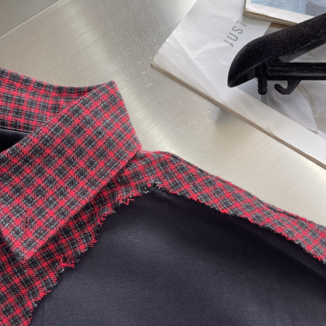 -Balenciag 26ss 假两件红黑格纹拼接衬衫尺码：S .M .L .XL衣长80818283肩