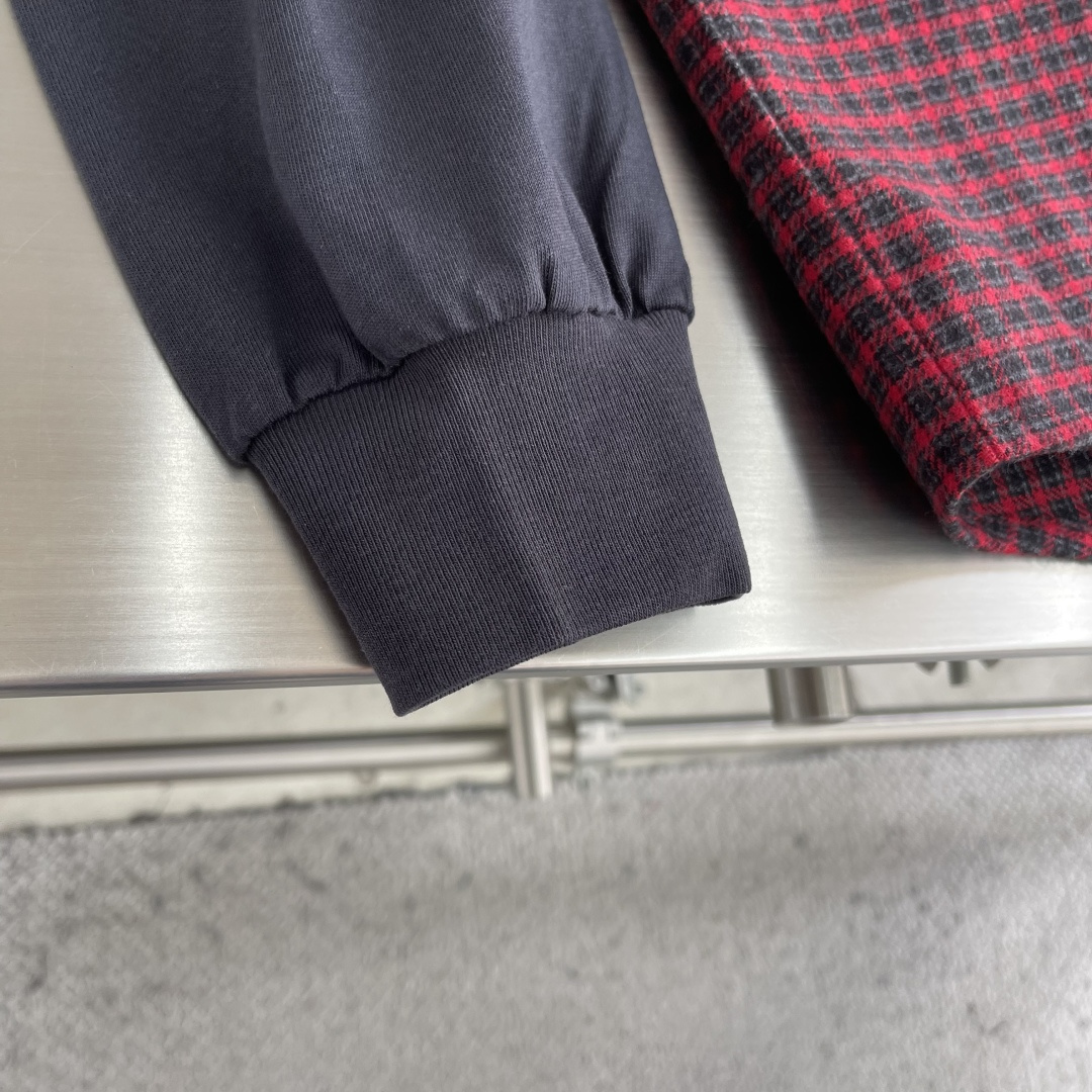 -Balenciag 26ss 假两件红黑格纹拼接衬衫尺码：S .M .L .XL衣长80818283肩