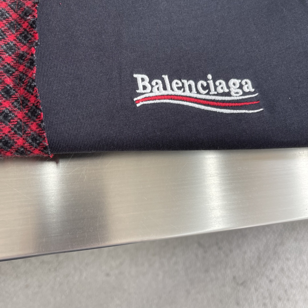 -Balenciag 26ss 假两件红黑格纹拼接衬衫尺码：S .M .L .XL衣长80818283肩