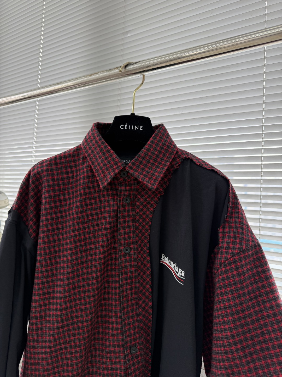 -Balenciag 26ss 假两件红黑格纹拼接衬衫尺码：S .M .L .XL衣长80818283肩