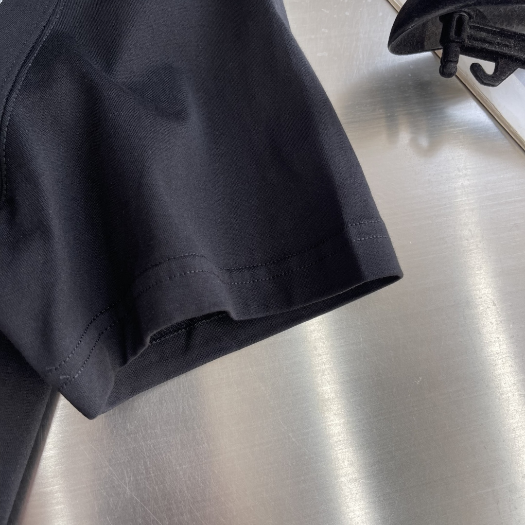 -LOEW 刺绣细节全棉T恤面料质感很好，亲肤感强，穿着舒适！码数：S-XXL肩宽4445474850胸