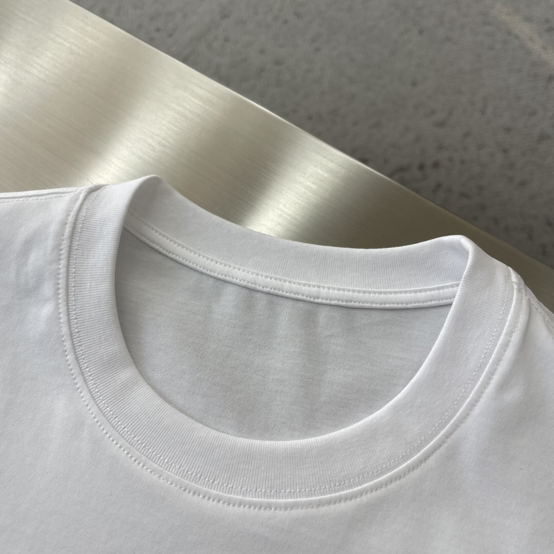 -LOEW 刺绣细节全棉T恤面料质感很好，亲肤感强，穿着舒适！码数：S-XXL肩宽4445474850胸