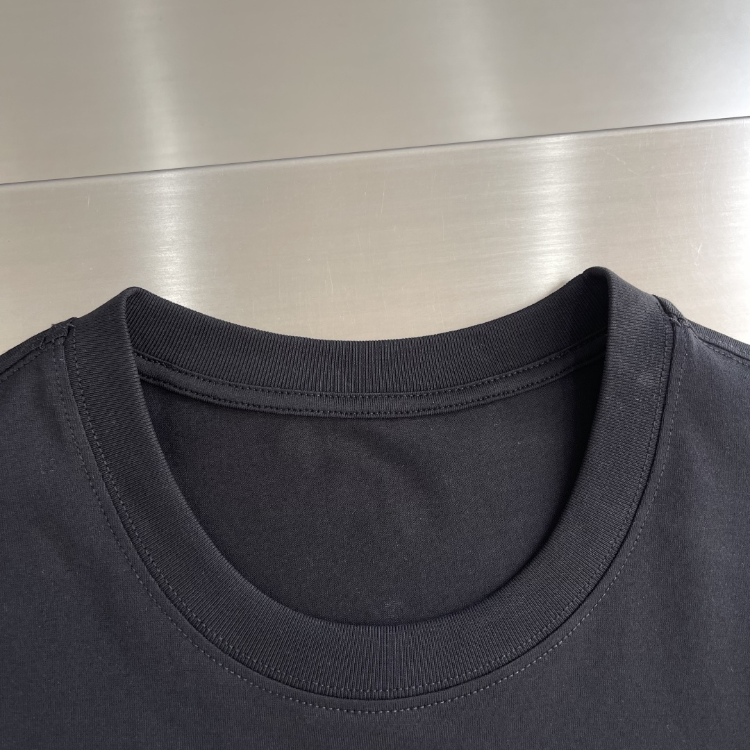 -LOEW 贴布刺绣细节全棉T恤面料质感很好，亲肤感强，穿着舒适！尺码:S-XXL肩宽444547485