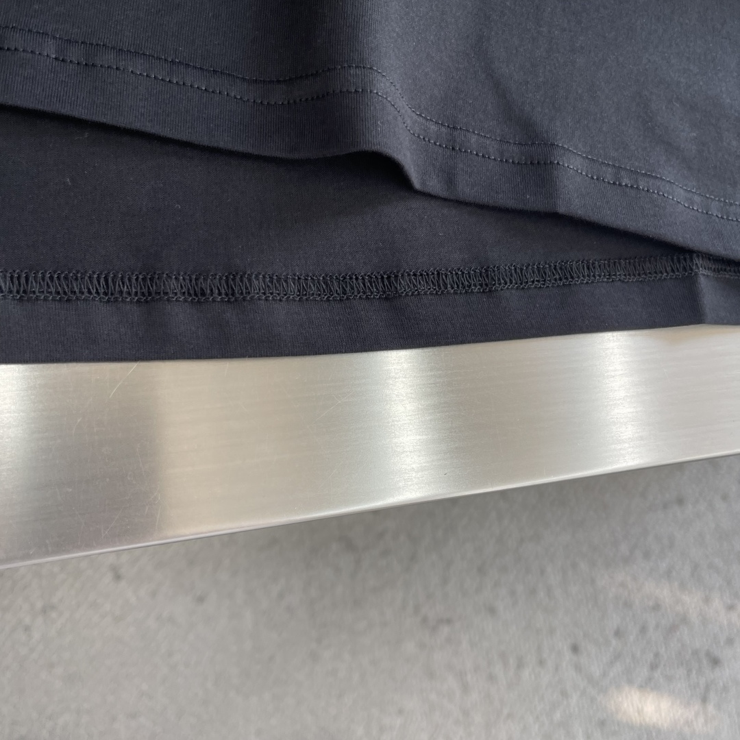 -LOEW 贴布刺绣细节全棉T恤面料质感很好，亲肤感强，穿着舒适！尺码:S-XXL肩宽444547485