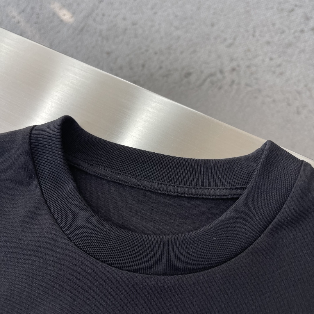 -Acne Studio 印花细节全棉T恤厚款面料质感很好舒适亲肤。尺码:S-XL肩宽50525355胸