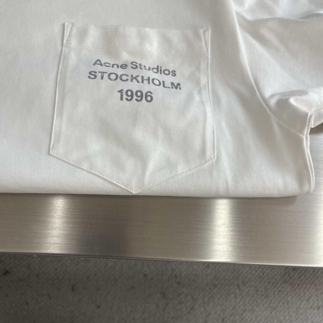 -Acne Studio 印花细节全棉T恤厚款面料质感很好舒适亲肤。尺码:S-XL肩宽50525355胸