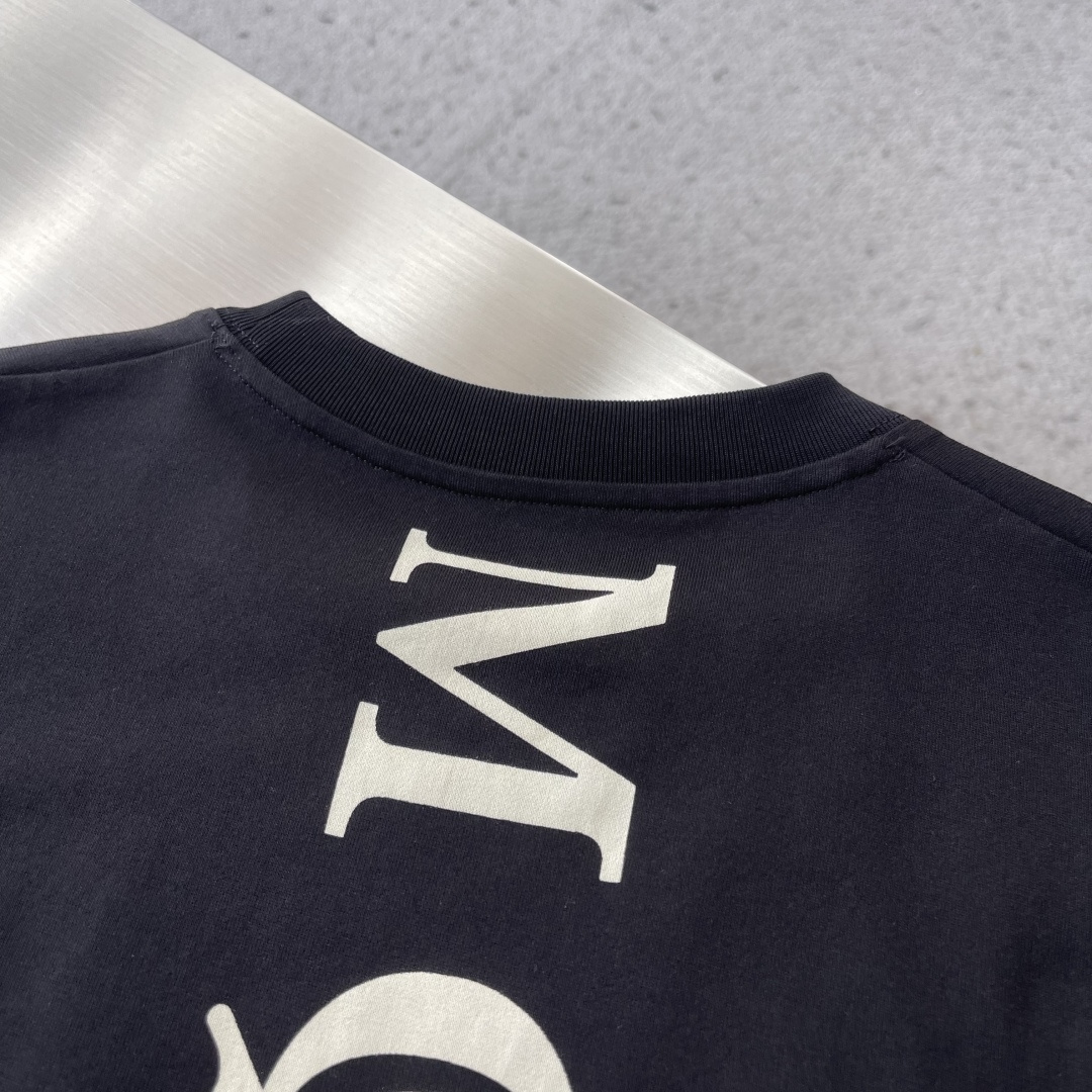 -MCQueen 印花细节全棉T恤厚款面料质感很好，亲肤感强，穿着舒适！尺码:S-XL肩宽5052535