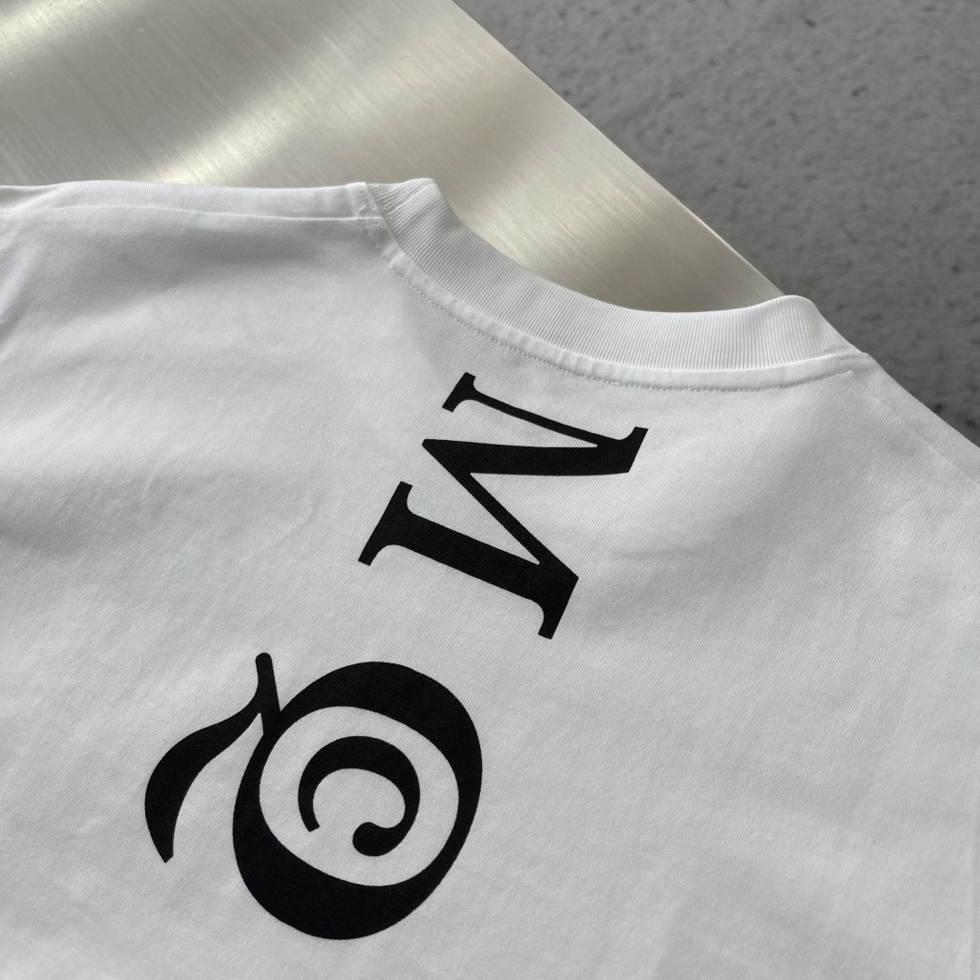 -MCQueen 印花细节全棉T恤厚款面料质感很好，亲肤感强，穿着舒适！尺码:S-XL肩宽5052535